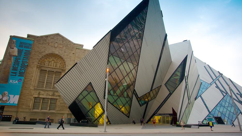 5 MUST-SEE ONTARIO MUSEUMS - Royal Ontario Museum