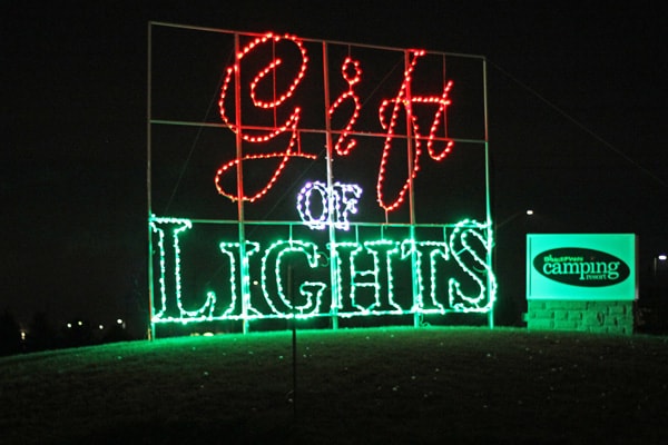 bingemans gift of lights lets discover